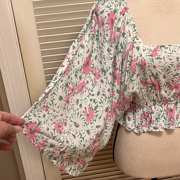 Chaser Long Sleeve Crop Top in Grey, Size Medium, NWT - Picture 8 of 17